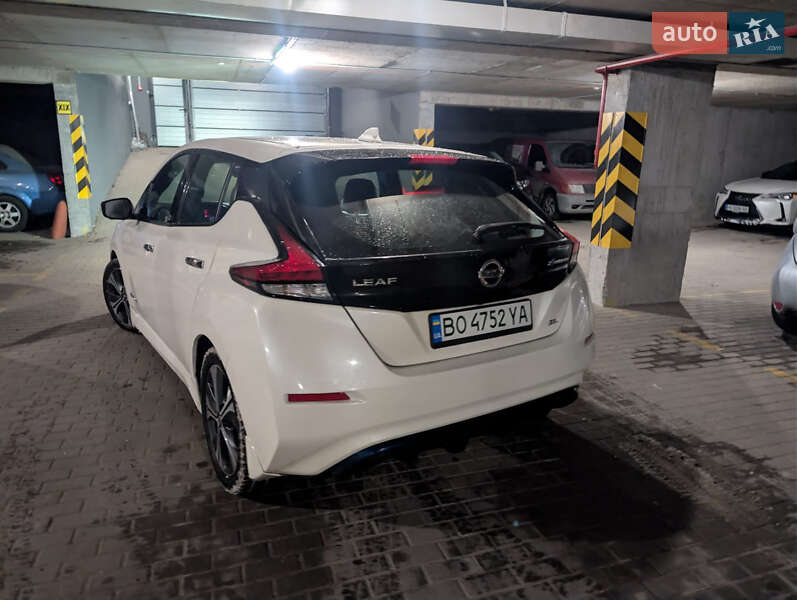 Хэтчбек Nissan Leaf 2018 в Тернополе