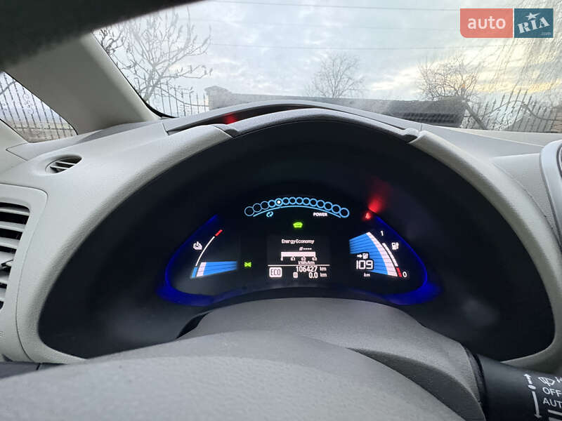 Хэтчбек Nissan Leaf 2012 в Луцке