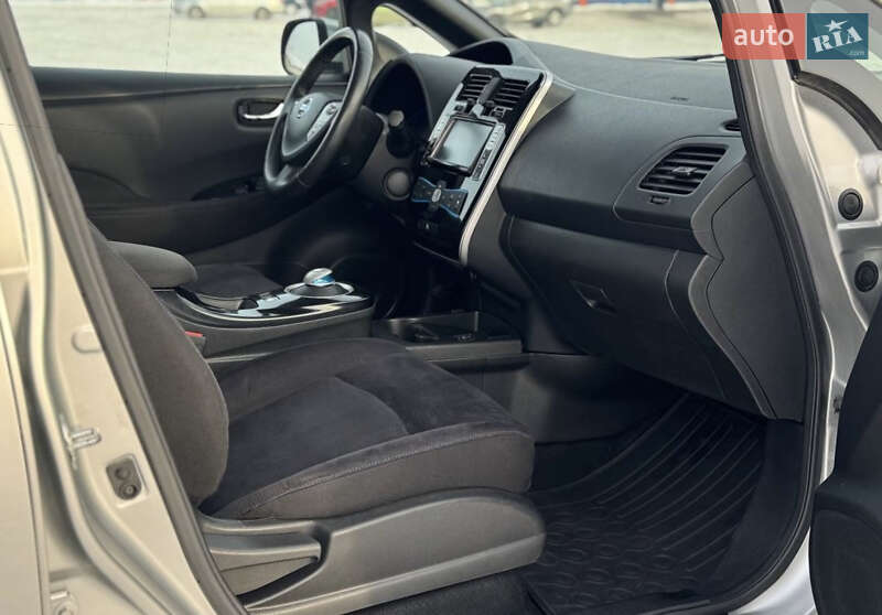 Хэтчбек Nissan Leaf 2016 в Львове