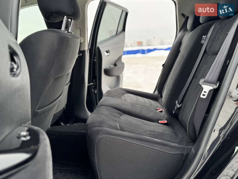 Хэтчбек Nissan Leaf 2016 в Львове фото 11 Хэтчбек Nissan Leaf 2016 в Львове