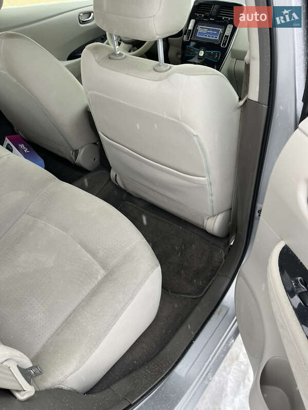 Хэтчбек Nissan Leaf 2011 в Львове