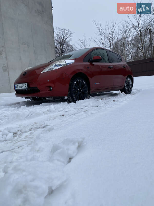 Хэтчбек Nissan Leaf 2013 в Бурштыне
