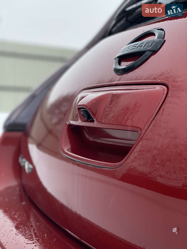 Хэтчбек Nissan Leaf 2013 в Бурштыне