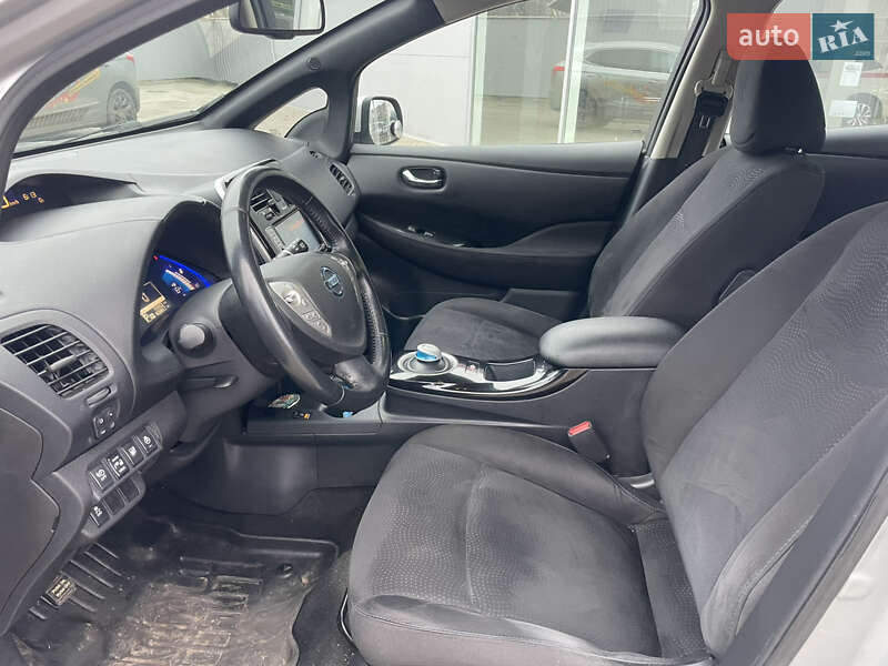 Хэтчбек Nissan Leaf 2013 в Полтаве