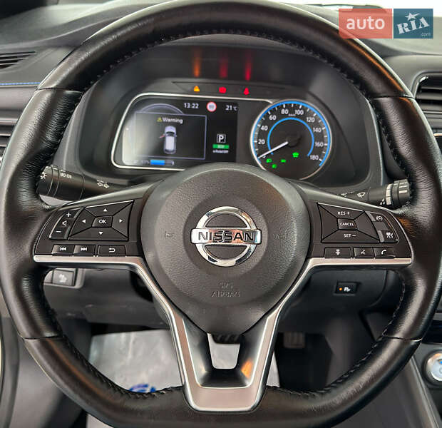 Хэтчбек Nissan Leaf 2018 в Львове