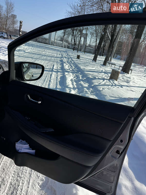 Хетчбек Nissan Leaf 2019 в Кам'янському
