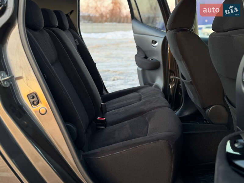 Хэтчбек Nissan Leaf 2016 в Львове фото 16 Хэтчбек Nissan Leaf 2016 в Львове