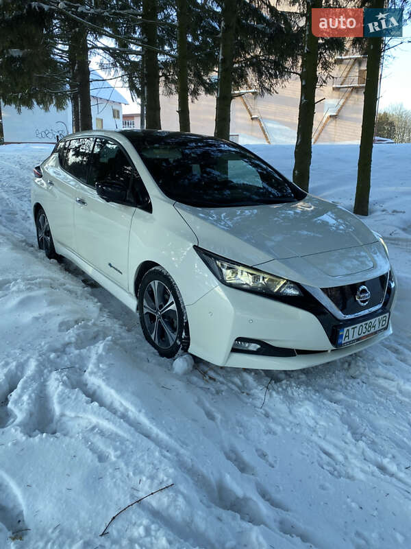 Хэтчбек Nissan Leaf 2018 в Бурштыне