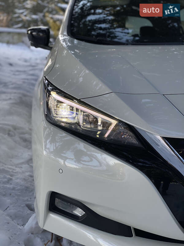 Хэтчбек Nissan Leaf 2018 в Бурштыне