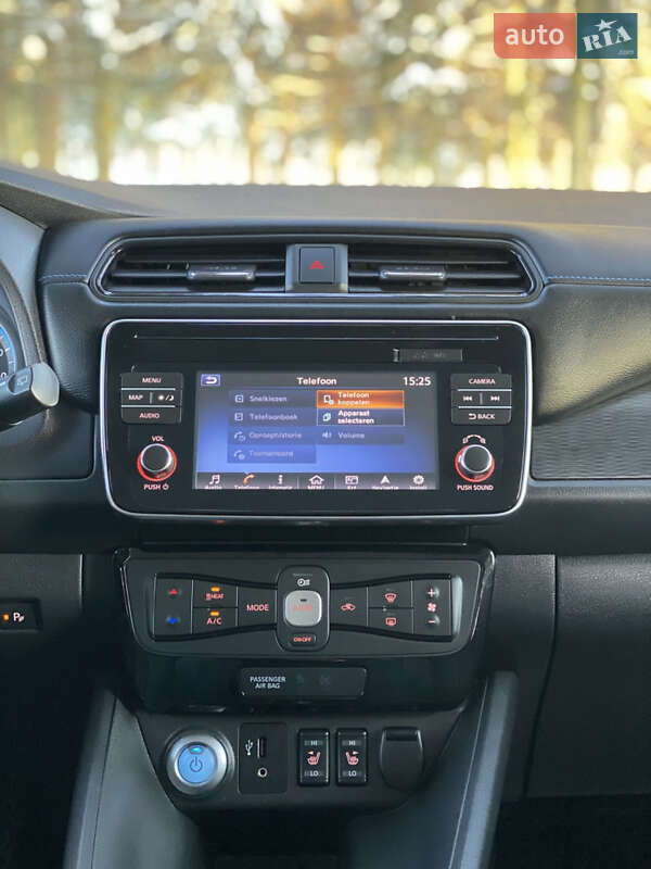 Хэтчбек Nissan Leaf 2018 в Бурштыне