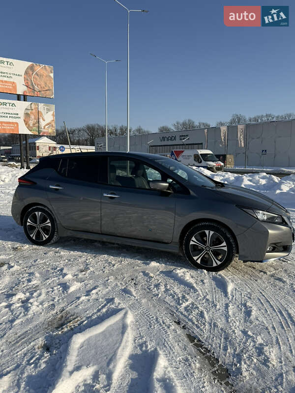 Хэтчбек Nissan Leaf 2019 в Луцке