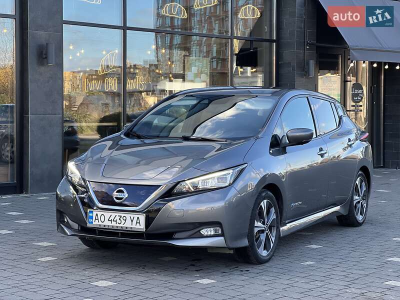 Хэтчбек Nissan Leaf 2020 в Ужгороде