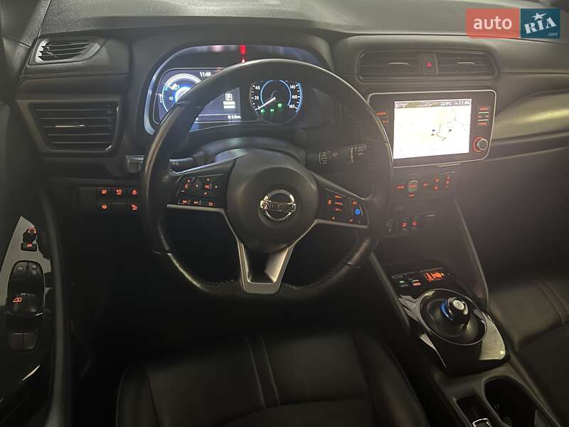 Хэтчбек Nissan Leaf 2020 в Ужгороде