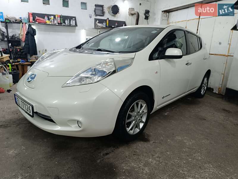 Хэтчбек Nissan Leaf 2016 в Ровно
