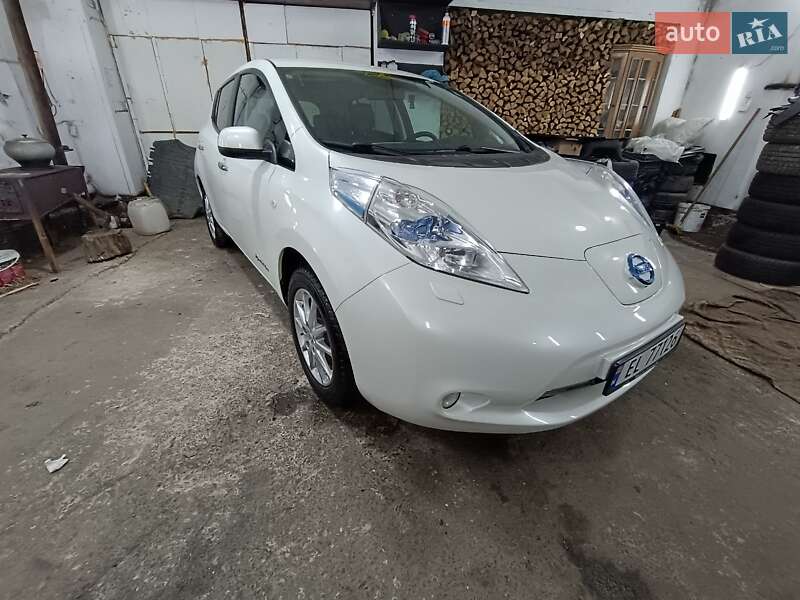 Хэтчбек Nissan Leaf 2016 в Ровно