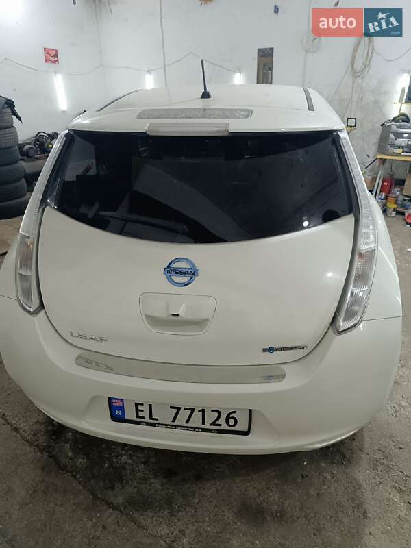 Хэтчбек Nissan Leaf 2016 в Ровно