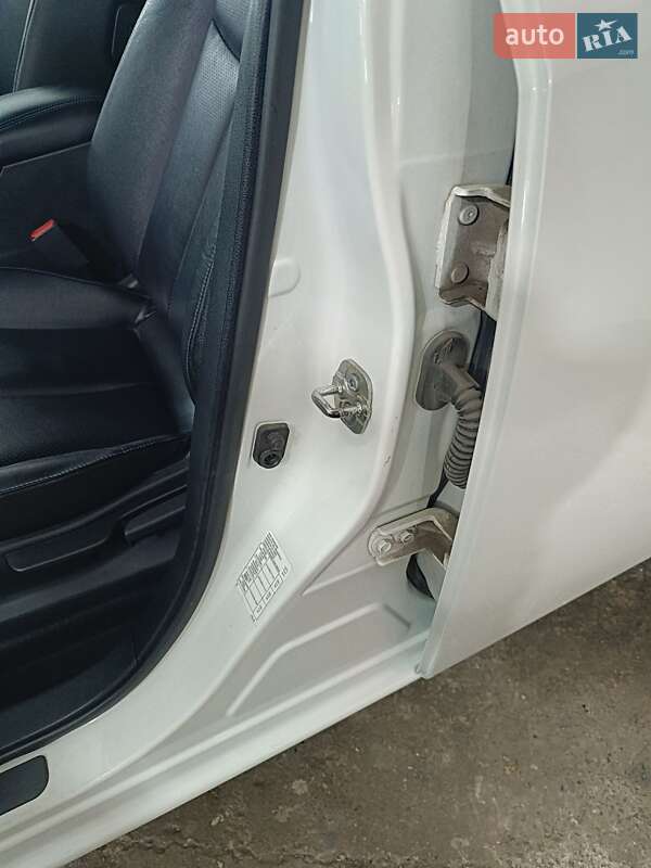 Хэтчбек Nissan Leaf 2016 в Ровно