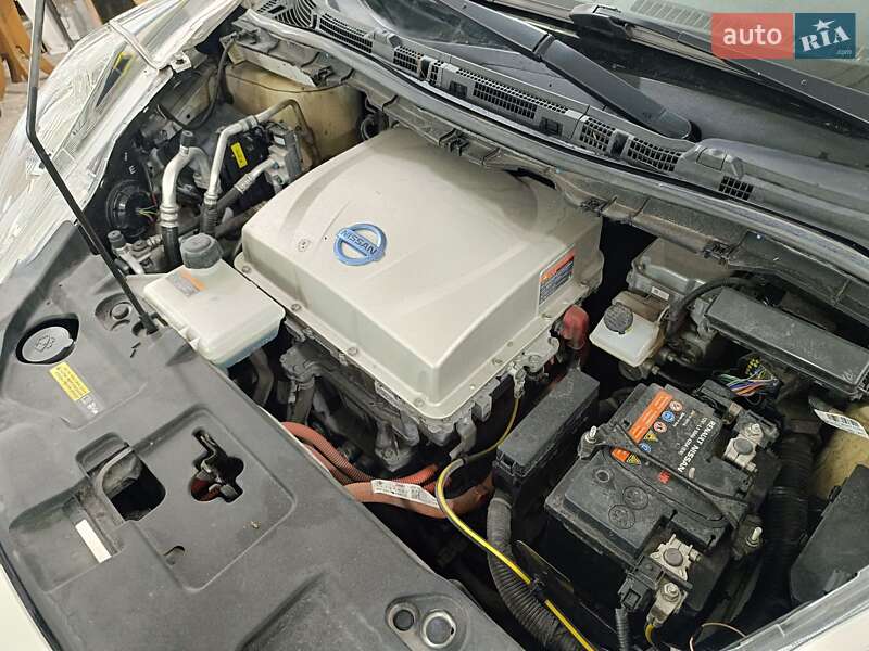 Хэтчбек Nissan Leaf 2016 в Ровно