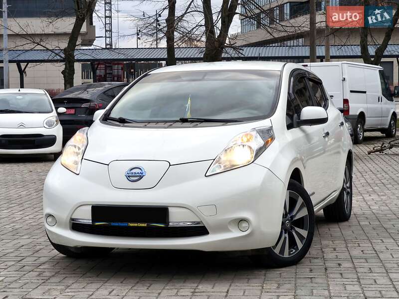 Хэтчбек Nissan Leaf 2016 в Днепре фото Хэтчбек Nissan Leaf 2016 в Днепре