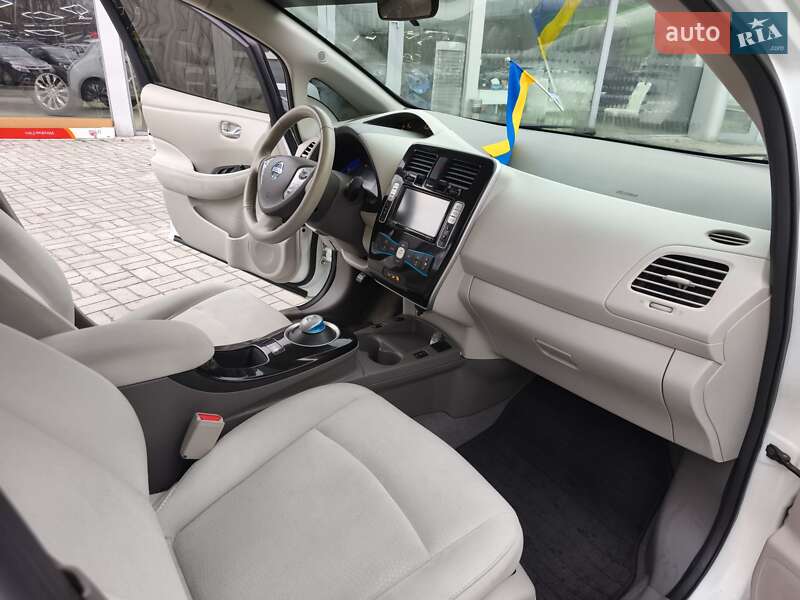 Хэтчбек Nissan Leaf 2016 в Днепре фото 12 Хэтчбек Nissan Leaf 2016 в Днепре