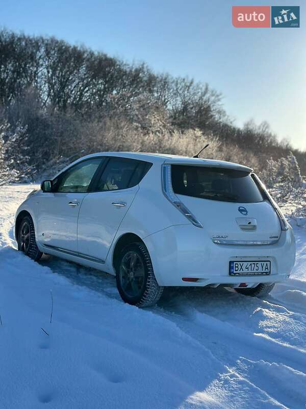 Хэтчбек Nissan Leaf 2013 в Каменец-Подольском