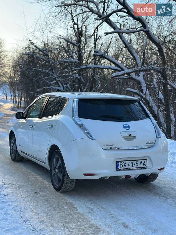 Хэтчбек Nissan Leaf 2013 в Каменец-Подольском