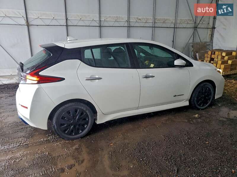 Хэтчбек Nissan Leaf 2018 в Тернополе