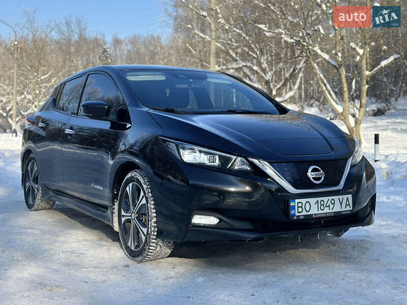Хэтчбек Nissan Leaf 2020 в Тернополе фото Хэтчбек Nissan Leaf 2020 в Тернополе