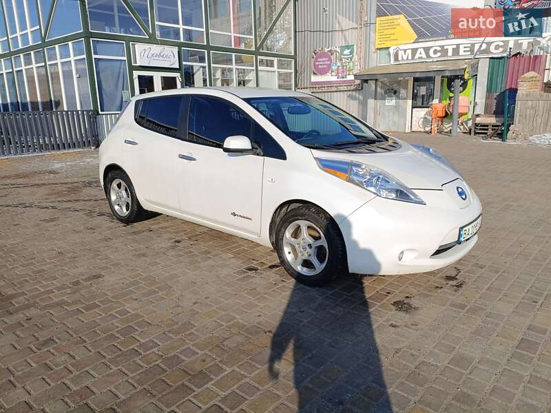 Хэтчбек Nissan Leaf 2013 в Знаменке фото 2 Хэтчбек Nissan Leaf 2013 в Знаменке