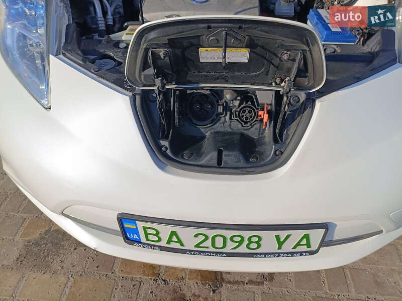 Хэтчбек Nissan Leaf 2013 в Знаменке фото 13 Хэтчбек Nissan Leaf 2013 в Знаменке