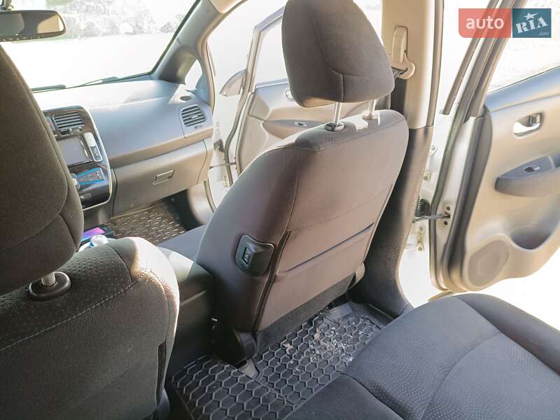 Хэтчбек Nissan Leaf 2013 в Знаменке фото 16 Хэтчбек Nissan Leaf 2013 в Знаменке