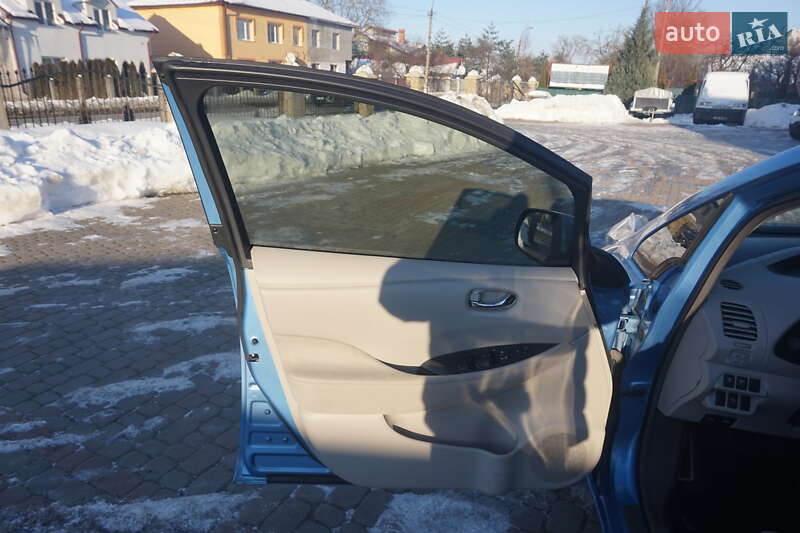 Хэтчбек Nissan Leaf 2011 в Самборе фото 24 Хэтчбек Nissan Leaf 2011 в Самборе