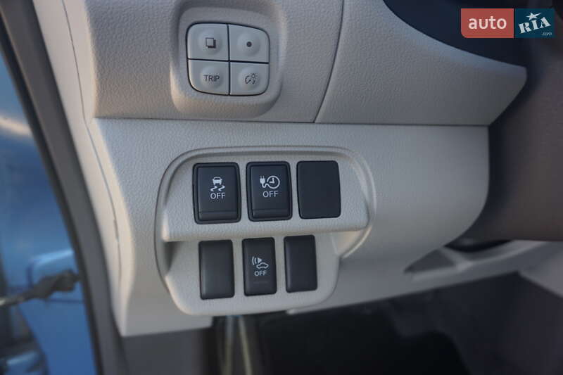 Хэтчбек Nissan Leaf 2011 в Самборе фото 27 Хэтчбек Nissan Leaf 2011 в Самборе