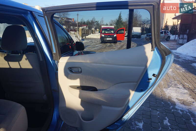 Хэтчбек Nissan Leaf 2011 в Самборе фото 40 Хэтчбек Nissan Leaf 2011 в Самборе