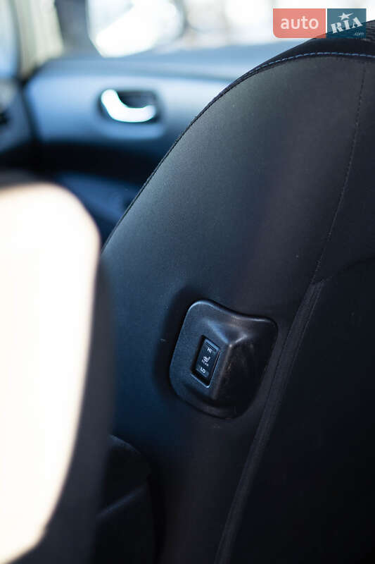 Хэтчбек Nissan Leaf 2013 в Ивано-Франковске фото 7 Хэтчбек Nissan Leaf 2013 в Ивано-Франковске