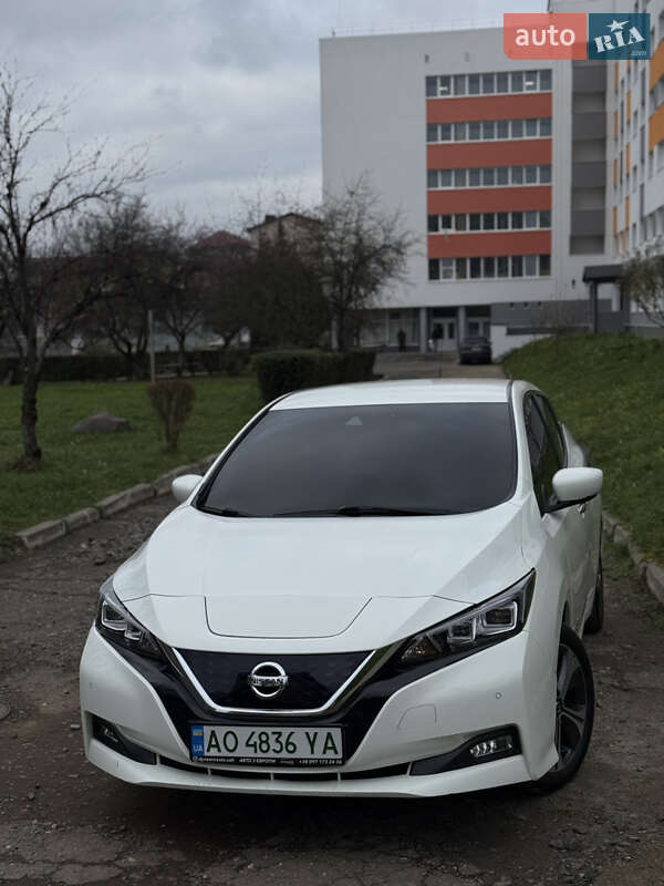 Хэтчбек Nissan Leaf 2018 в Ужгороде