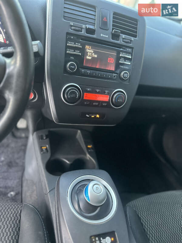 Хэтчбек Nissan Leaf 2014 в Умани