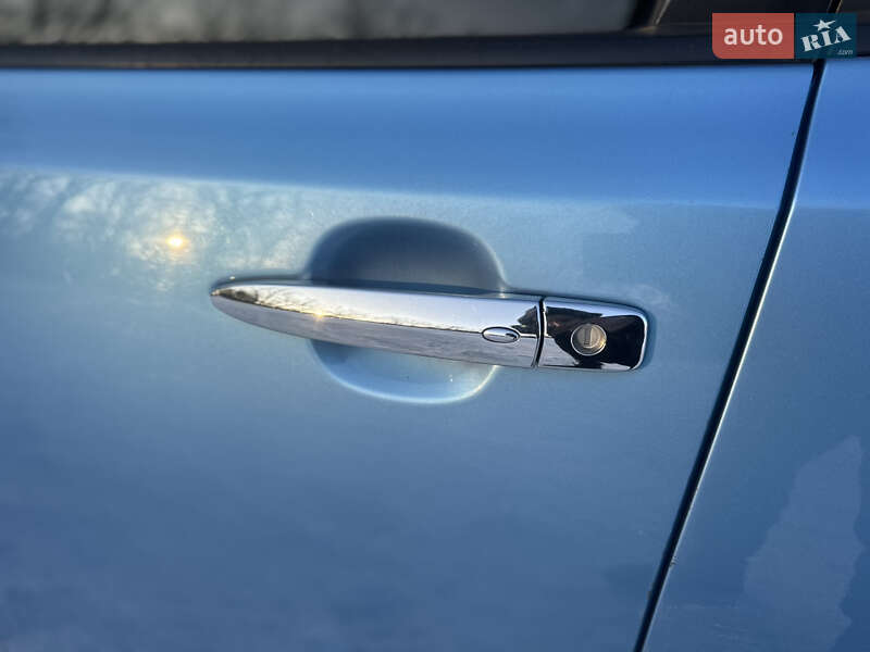 Хэтчбек Nissan Leaf 2014 в Умани