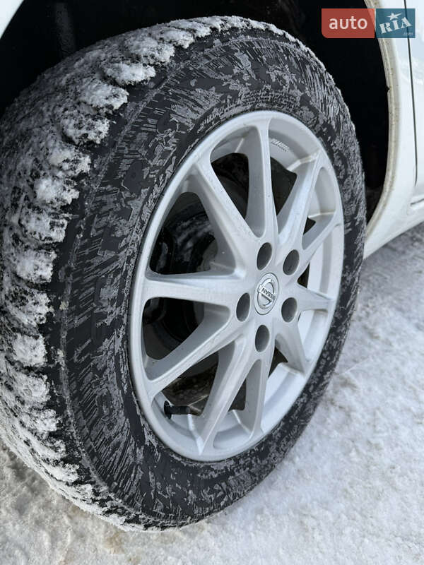 Хэтчбек Nissan Leaf 2014 в Житомире