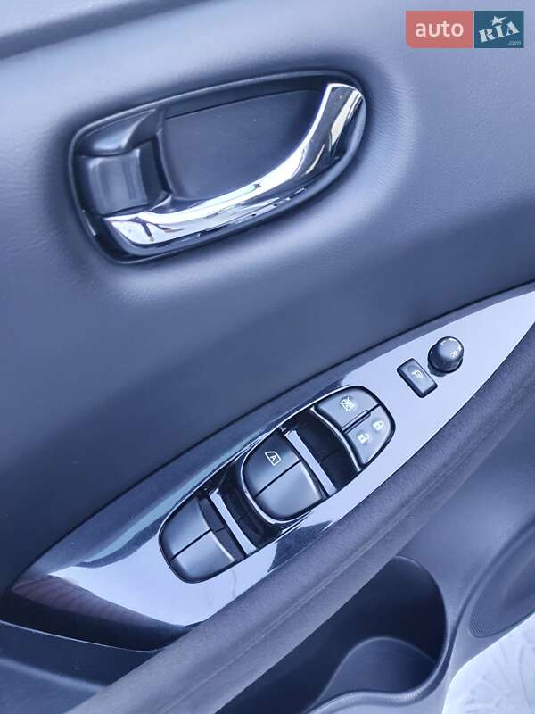 Хэтчбек Nissan Leaf 2013 в Горе фото 58 Хэтчбек Nissan Leaf 2013 в Горе