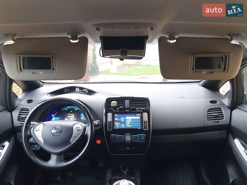 Хэтчбек Nissan Leaf 2013 в Горе фото 92 Хэтчбек Nissan Leaf 2013 в Горе