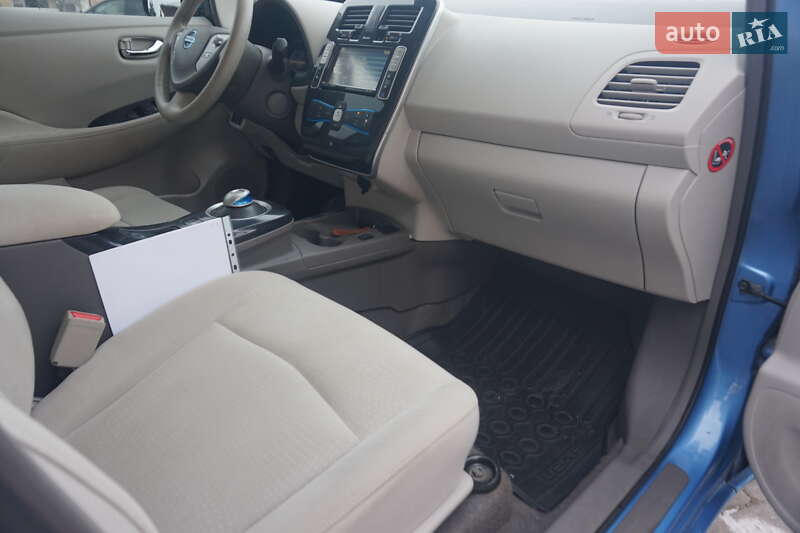 Хэтчбек Nissan Leaf 2011 в Самборе фото 41 Хэтчбек Nissan Leaf 2011 в Самборе