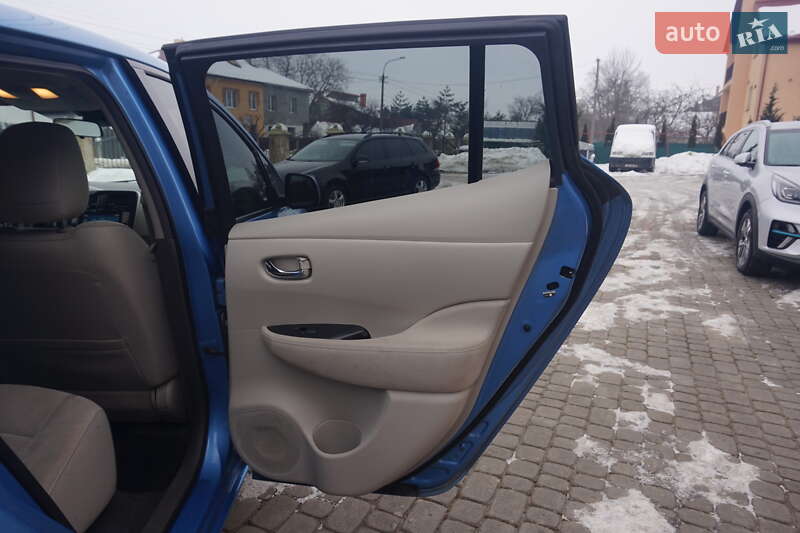 Хэтчбек Nissan Leaf 2011 в Самборе фото 44 Хэтчбек Nissan Leaf 2011 в Самборе