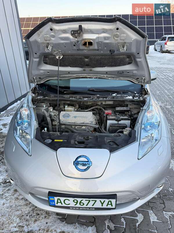 Хэтчбек Nissan Leaf 2012 в Владимире фото 27 Хэтчбек Nissan Leaf 2012 в Владимире