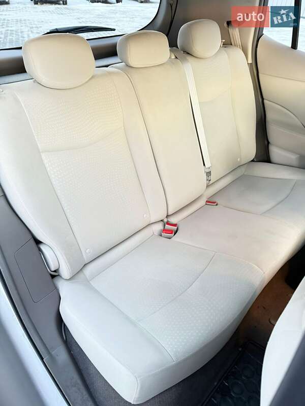 Хэтчбек Nissan Leaf 2012 в Владимире фото 52 Хэтчбек Nissan Leaf 2012 в Владимире