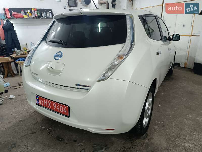 Хэтчбек Nissan Leaf 2014 в Ровно