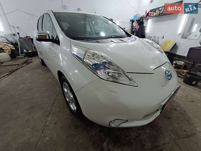 Хэтчбек Nissan Leaf 2014 в Ровно