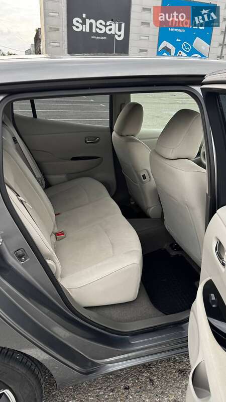 Хетчбек Nissan Leaf 2013 в Чернівцях фото 4 Хетчбек Nissan Leaf 2013 в Чернівцях