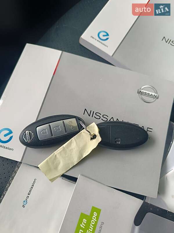 Хэтчбек Nissan Leaf 2014 в Ровно