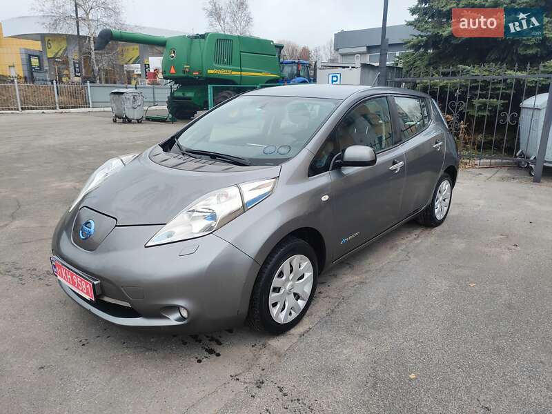 Хетчбек Nissan Leaf 2013 в Полтаві фото Хетчбек Nissan Leaf 2013 в Полтаві